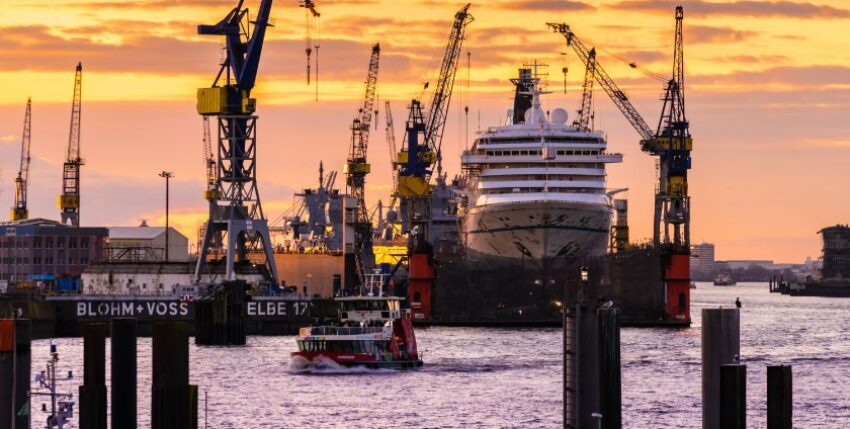 Blohm+Voss prägt das Antlitz Hamburgs mit. Foto: Shutterstock