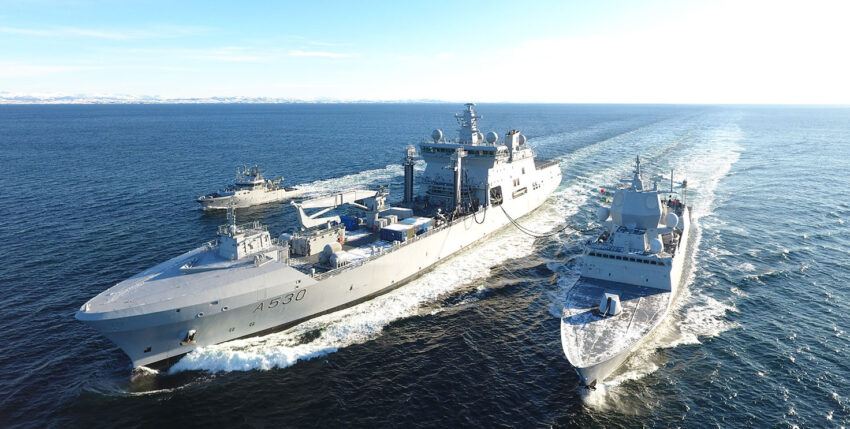 RAS zwischen KNM Maud und KNM Fridtjof Nansen