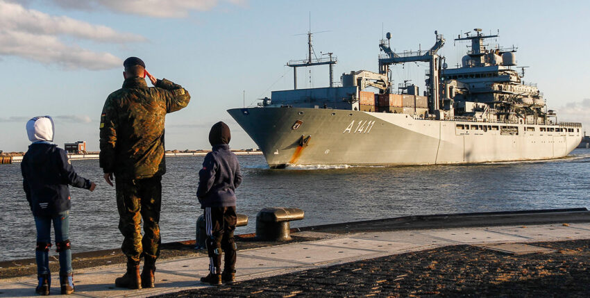 Flotilla Admiral Kuchler bids farewell to the Berlin