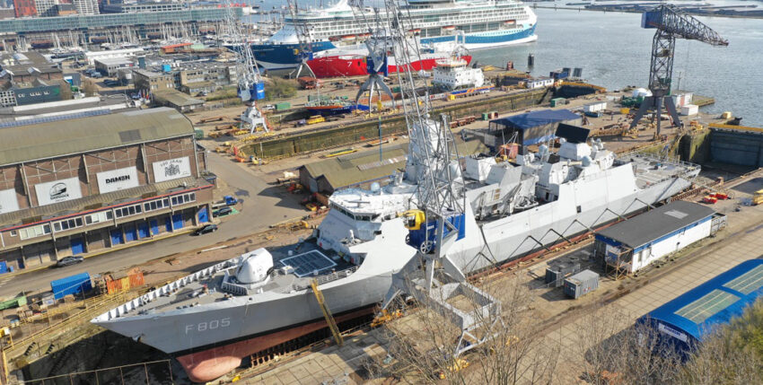 HNLMS Evertsen with ladies in Amsterdam