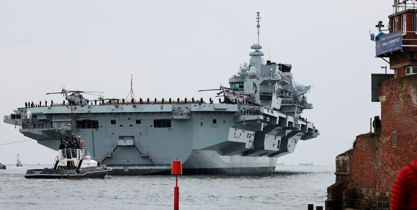 Auslaufen der Queen Elizabeth in Portsmouth