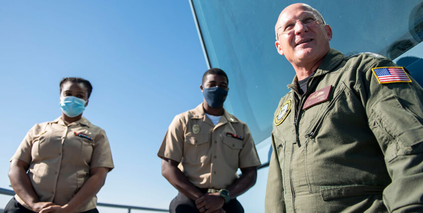 Admiral Michael Gilday (r.) is CNO