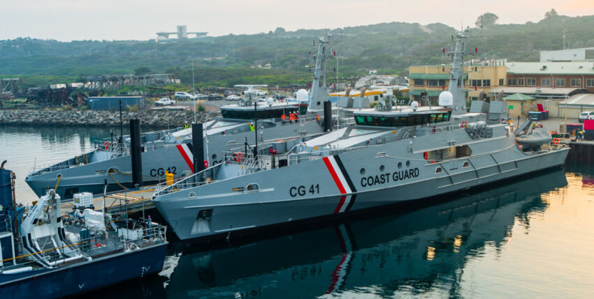TTS Port of Spain (CG 41) und TTS Scarborough (CG 42)