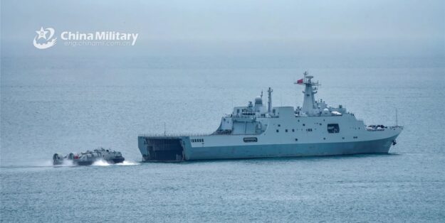 Foto: Chinesisches Landungsschiff der Yuzhao-Klasse. ChinaMilitary
