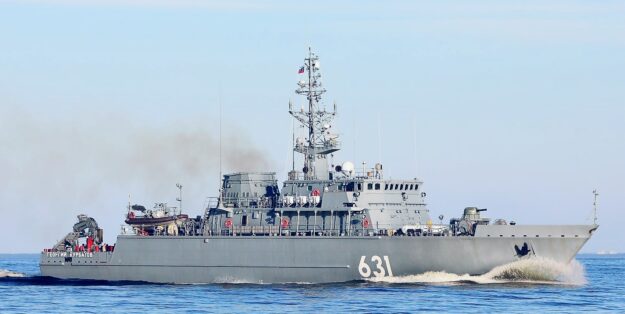 Foto: Russischer Minenjäger „Georgij Kurbatov“ der Alexandrit-Klasse. Sredre Nevsky