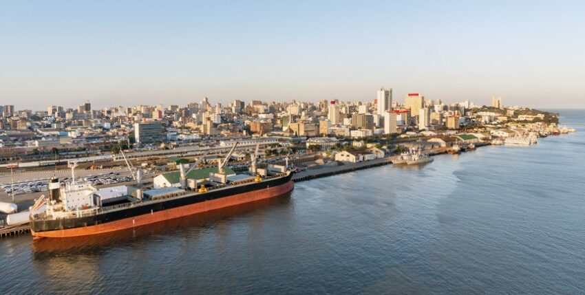 Maputo besitzt den einzigen Tiefwasserhafen Mosambiks. Foto: Adobe Stock