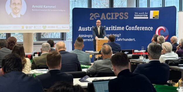 Photo: Arnold Kammel, Secretary General of the Austrian Ministry of Defence, Adrian Neumann