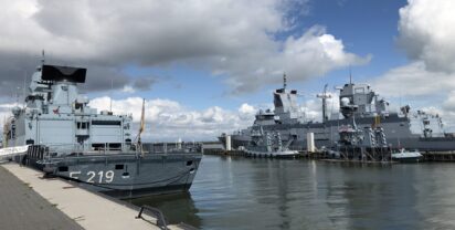 Fregatten im Marinehafen Heppenser Groden in Wilhelmshaven. Bild: kdk