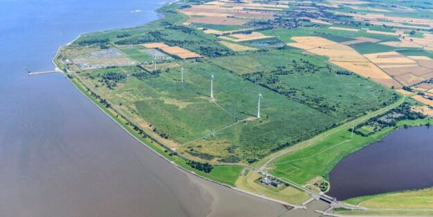 Luftaufnahme des zukünftigen Marinehafens. Luftbild: NPorts/Falcon Crest