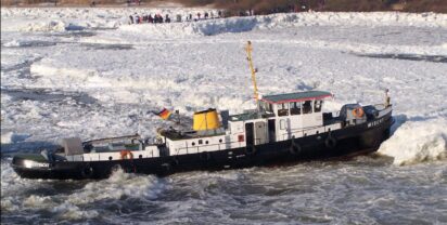 Icebreaker - WISENT in operation near Geesthacht. Picture: WSV-Lauenburg