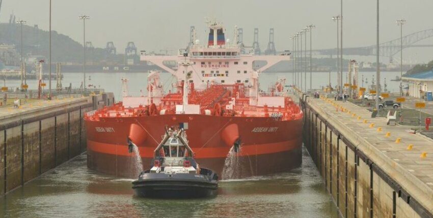 CrudeOilTanker-passes-2016-new-lock_source_PanamaCanalAuthority