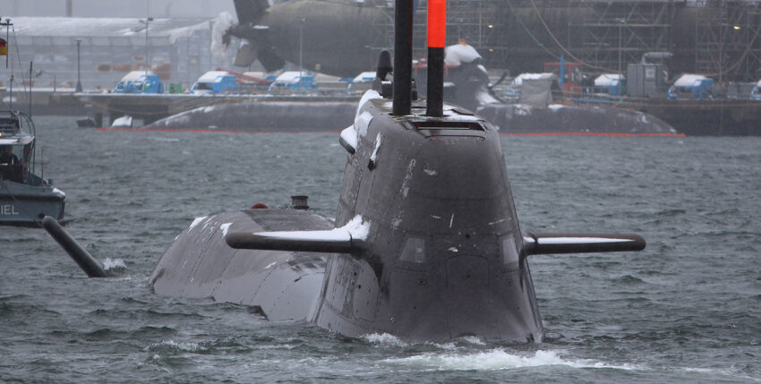 Erste Tauch- und Kränkungsversuche von U35 bei HDSW in Kiel