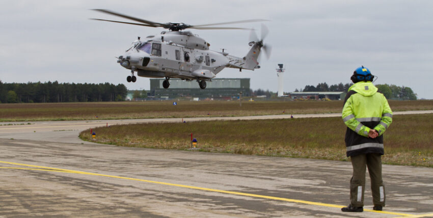 Helicopter Marine Photo_1