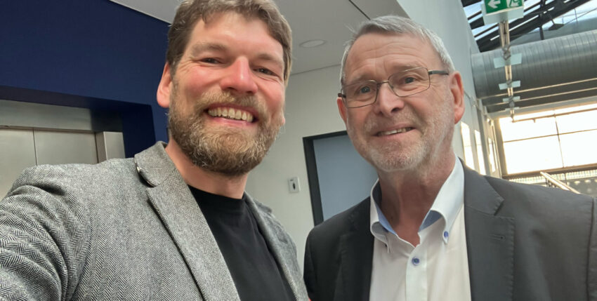 Foto: Moritz Brake (l.) und Holger Klindt, Ratsvorsitzender der DGON. Brake