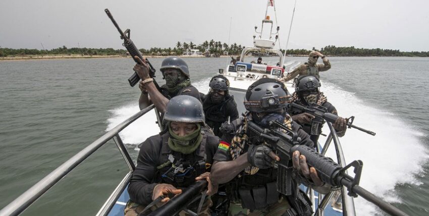 MFO Header Beitrag 840x428 px – 104 Ghanaische Spezialeinheit während der Übung Obangame Express 2021 im Golf von Guinea, Foto: US Africa Command/Fred Gray