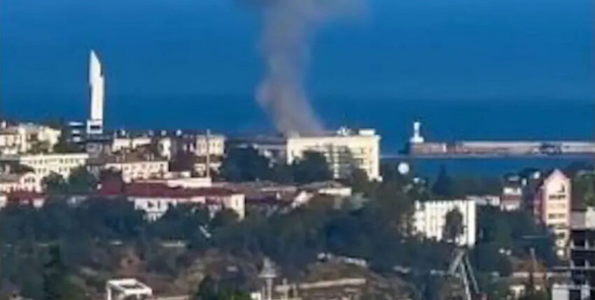 Smoke on the water - smoke over Sevastopol. Photo: Screenshot Twitter:@Gerashchenko_en
