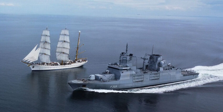 Auf der westlichen Ostsee trafen GORCH FOCK und die Fregatte NORDRHEIN WESTFALEN aufeinander, Foto: Marcel Kröncke