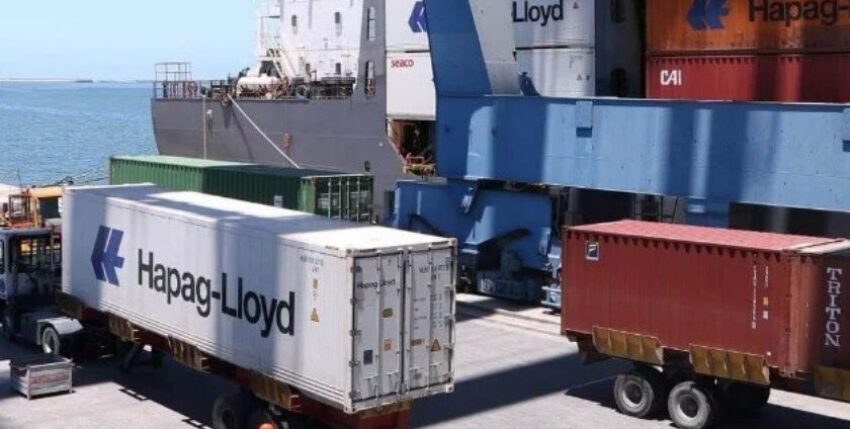 Hapag container handling from ship to lorry. Photo: Hapag-Lloyd