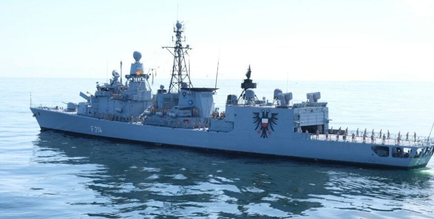 Back with a large coat of arms: Frigate "Lübeck"