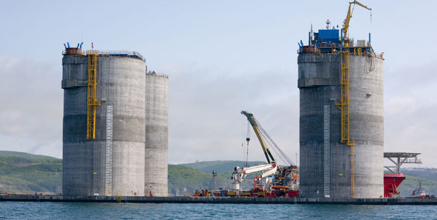 Base of the oil drilling platform