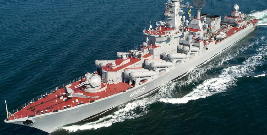 Raketenkreuzer "Marschall Ustinov" (Nordflotte) der Slava-Klasse. Foto: Michael Nitz