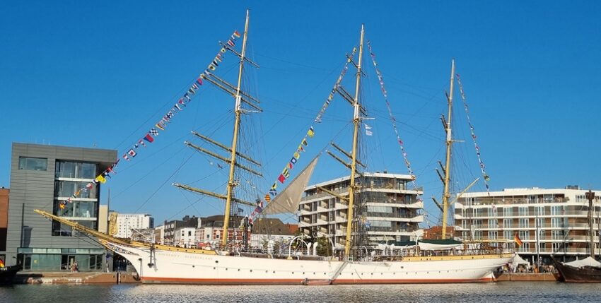 MFO header post 840x428 px - 120 Today Schulschiff Deutschland is moored at Lloyd-Platz in Bremerhaven, photos: German School Ship Association