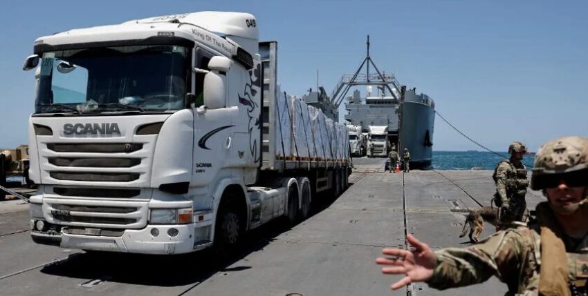 Landing of relief supplies via the floating pier port-Gaza. Photo: US Navy/A.Cohen