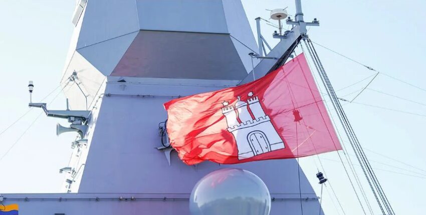 Departure of frigate Hamburg, Photo: Bw/ Rodewald