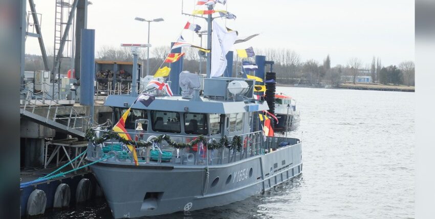„Schleswig“ geschmückt an der Ausrüstungspier, Foto: Tamsen