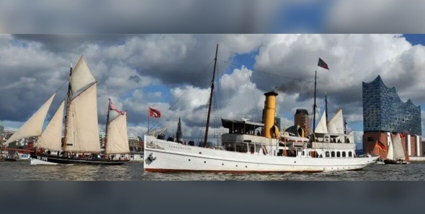 SHM's traditional ships against the backdrop of Hamburg. Photo: SHM