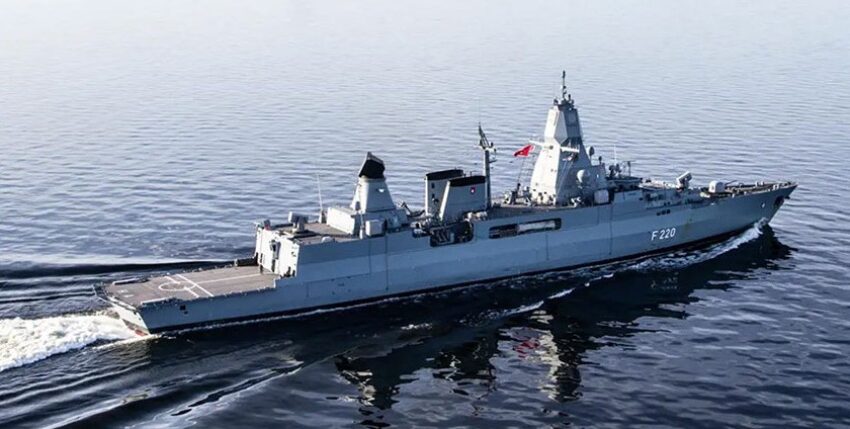 With its SM-2 missiles, a Class 124 frigate covers approximately four times the airspace of the Patriot system, photo: Marcel Kröncke