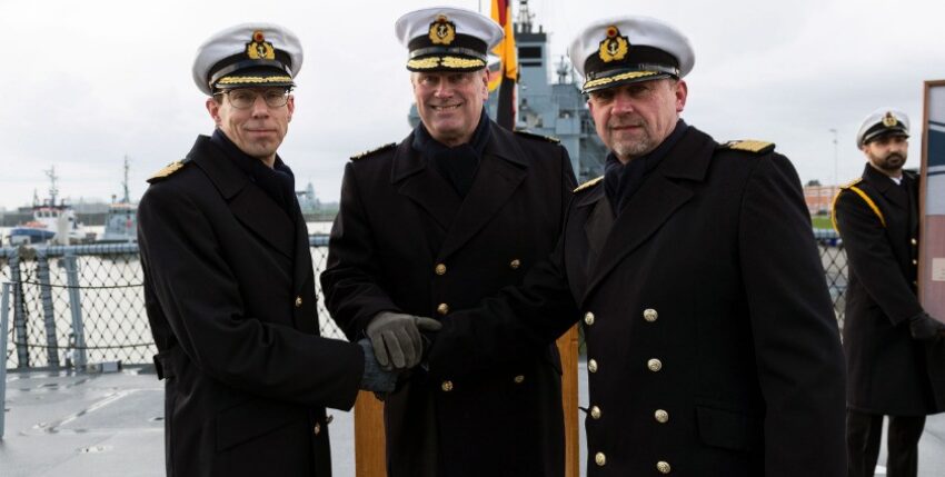Matthias Schmitt, Axel Schulz and Dirk Jacobus (from left) after the handover, photos: Bw/Rodewald