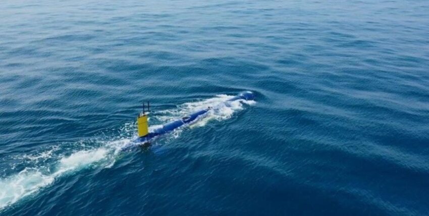 MFO header post 840x428 px - 74 BlueWhale ASW, surfaced. Photo: Atlas Elektronik