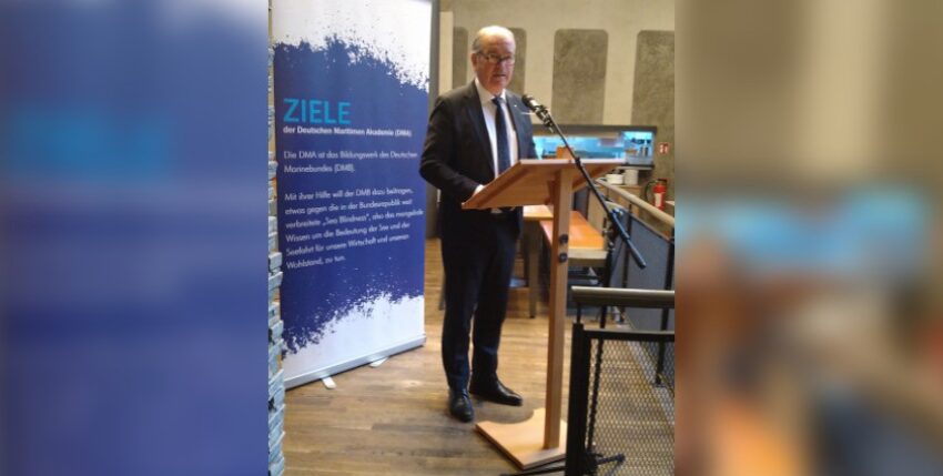 Sweden's Ambassador Per Thöresson as guest speaker at the German Naval Academy. Photo: hsc