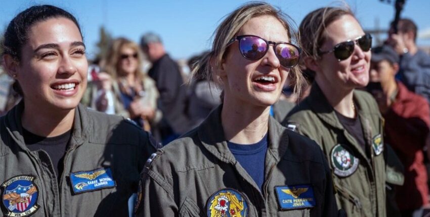 U.S. Navy pilots - they flew the Diamond formation at the Super Bowl 2023 flyover. photo: U.S. Air Force