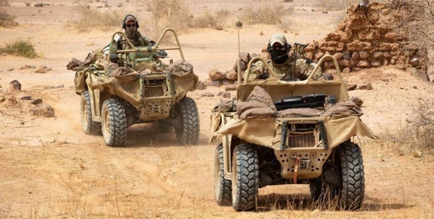 Combat swimmers explore the surroundings on ATV quad, Tahoua/Niger, Operation Gazelle. Photo: German Armed Forces/M.Tessensohn
