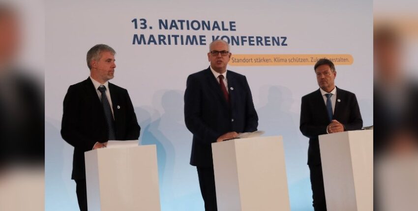 The Federal Government's Maritime Coordinator Diezter Janecek, Bremen's Mayor Dr Andreas Bovenschulte and Federal Minister for Economic Affairs Robert Habeck