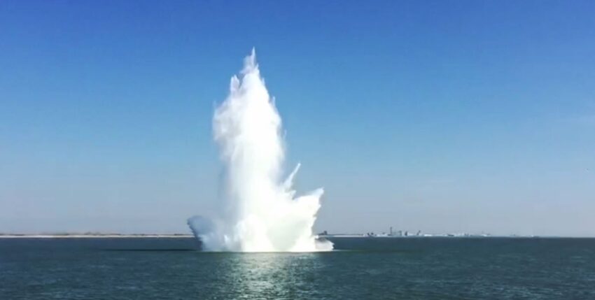 MFO Header Beitrag_kritis_header Explosion einer Seemine