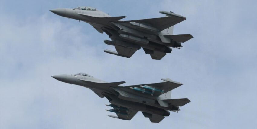 Shenyang J-15D (above), Photo: State Media
