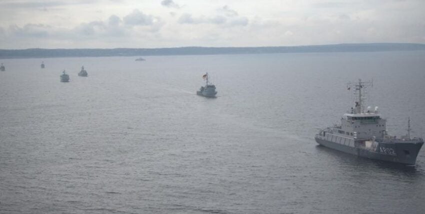 SNMCMG 1 on the way to Lübeck, photo Bw