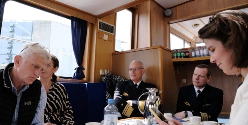 The Inspector of the Navy at the press conference on the launch "Marine 1" in Berlin