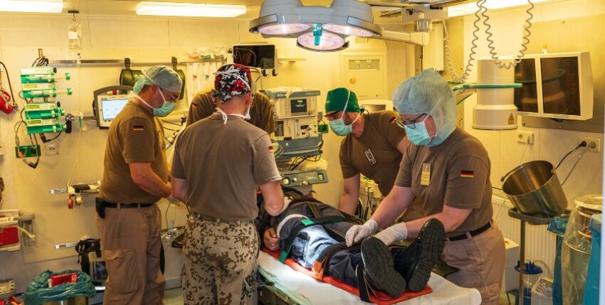 An on-board medical team comprises up to nine people, photo: Bw