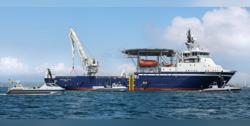 6a/b Stirling Castle Photo: Royal Navy/Crown Copyright