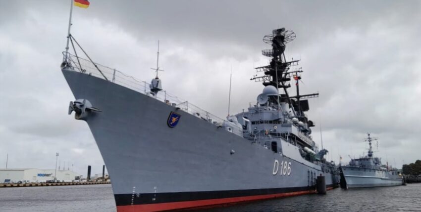 Zerstörer MÖLDERS erstrahlt nach Pön-Ex in neuem Glanz. Foto: Pön-Ex-Crew