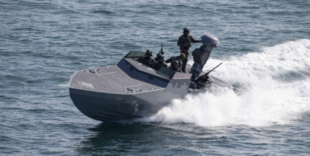 The OCEAN TRADER carries four 12.3 metre long combat boats. They are suitable for littoral waters and can reach 100 km/h, photo: US Navy