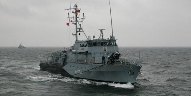 Minehunter FULDA during the RAS manoeuvre in the Baltic Sea, photo: PIZ Marine/Björn Wilke