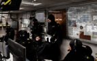 Soldiers in the operations centre, photo: Bw