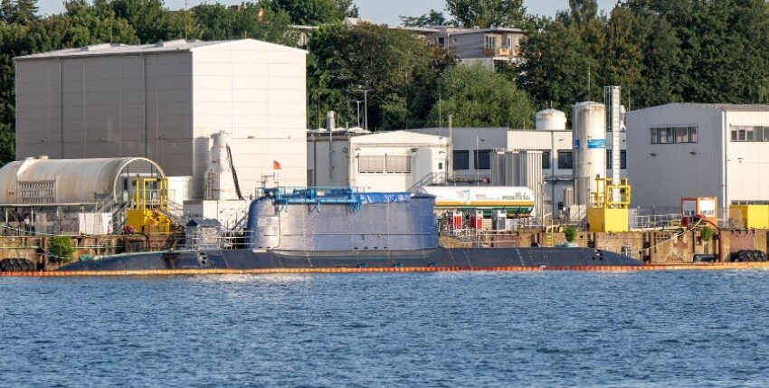 NS "Drakon" der israelischen Marine in Kiel, Foto: Nitz / webCam.