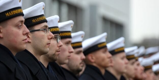 Recruits at a swearing-in ceremony, photo: Bw/Kelm