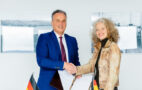 Prof. Eva-Maria Kern, President of UniBw M, and Helmut Rauch, CEO of Diehl Defence, after signing the Memorandum of Understanding, Photo: Diehl Defence